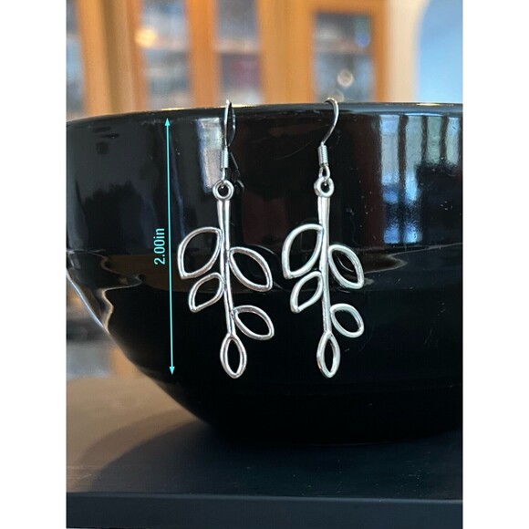 Women's Drop Hook Earring Hollow Leaf Charm Pendant  Boho Alloy Tree Leaves - Picture 2 of 4